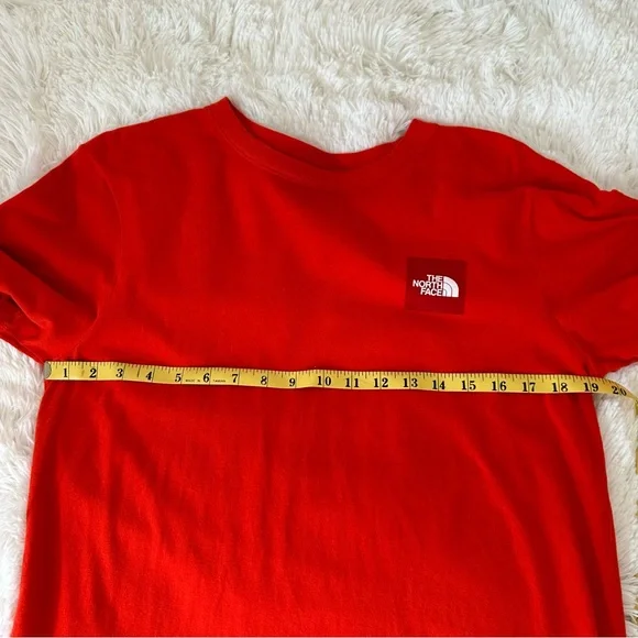 The North Face Women’s Red Short Sleeve Tee Size: Medium - Picture 4 of 6